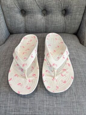 Women’s White Crocs Flip Flops with Pink Flamingo Print